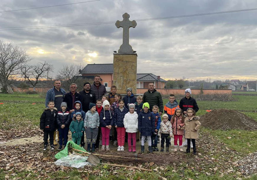 Velika ekološka akcija u Bijeljini: Kod molitvišta u Glogovcu zasađene breze, lipe i japanske trešnje