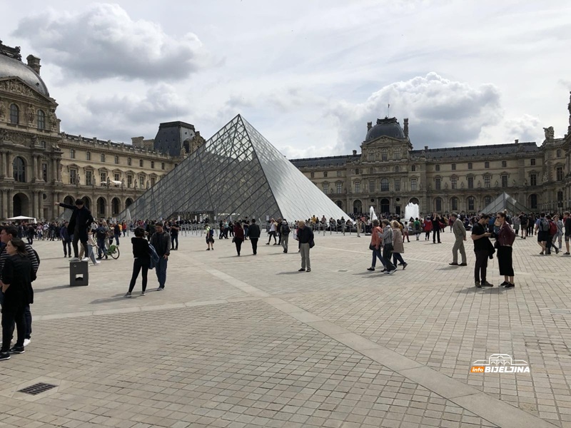 Spektakularna pljačka u Luvru: Lopovi ukrali osam umjetnina neprocjenjive vrijednosti