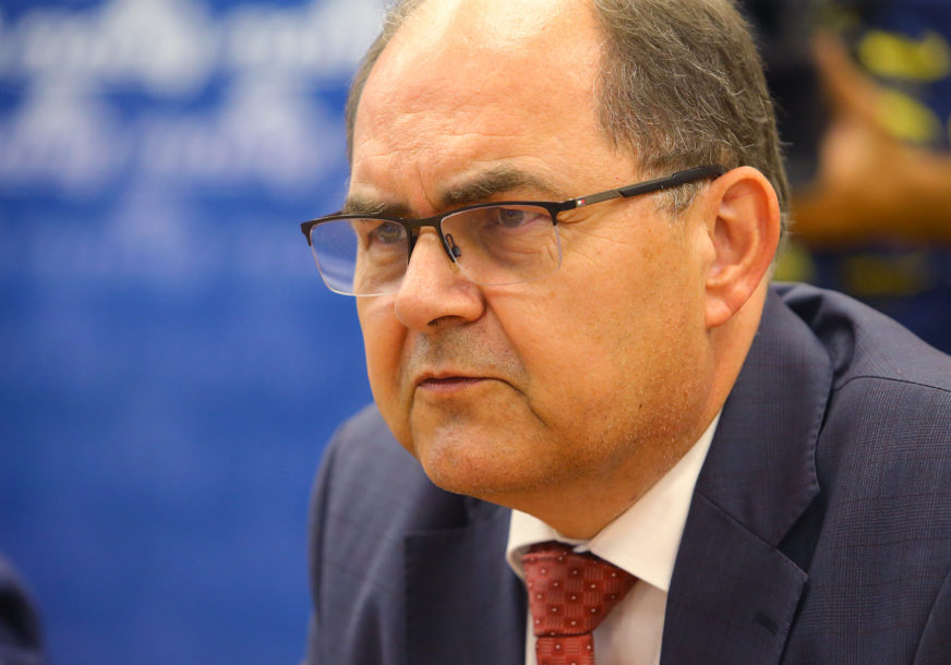 Šmit reagovao na odluku NSRS o izmjeni Zakona 