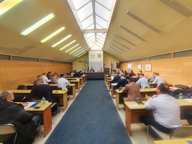 Prekinuta sjednica Skupštine opštine Ugljevik: Iz SDS tvrde da je smjena predsjednika nezakonita