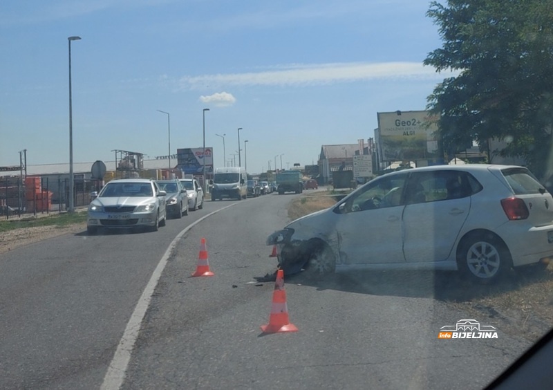 Sudar na izlazu iz Bijeljine (FOTO)