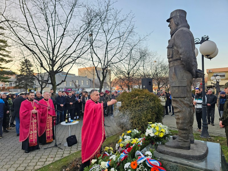 Ugljevik pamti svog vojvodu Mandu: Obilježeno 23 godine od pogibije srpskog junaka