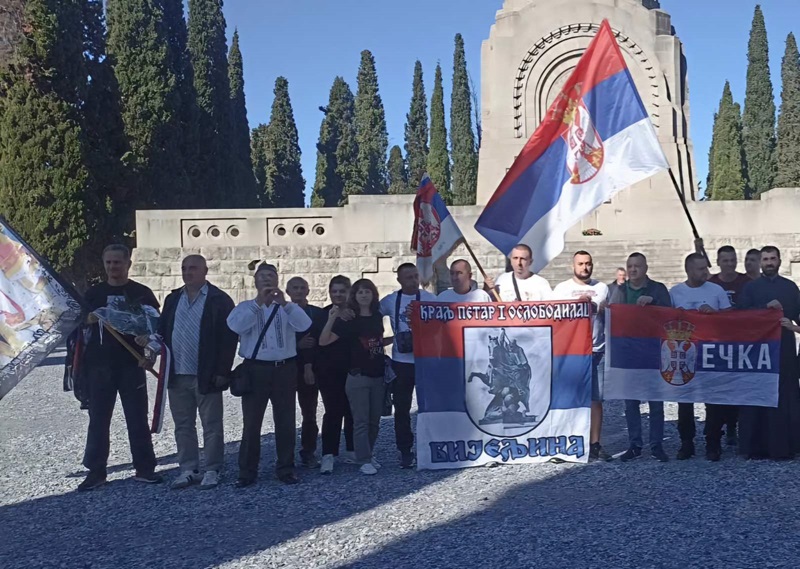 U čast i slavu predaka: Grupa patriota iz Bijeljine ide na brojna hodočašća (FOTO)