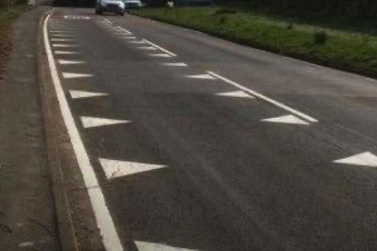 Španski trik za sigurniju vožnju: „Zmajevi zubi“ na putevima smanjuju nesreće