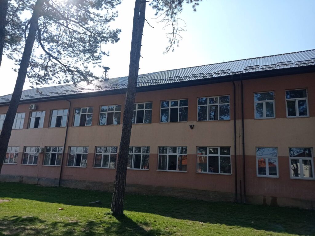 Završena ugradnja gromobrana na centralnom objektu OŠ “Jovan Dučić“ u Bijeljini