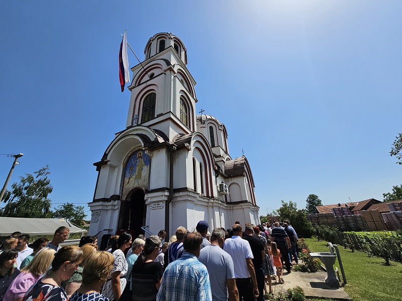 Velika Crkveno-narodna svetkovina u Ugljevičkoj Obriježi: Slava Bogu-počast junacima (FOTO)