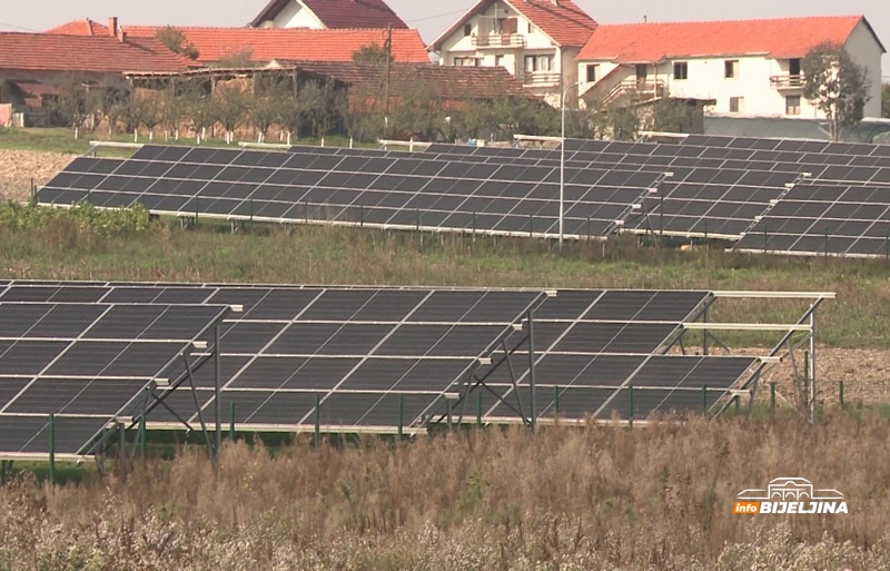 U Semberiji i okolini sve više solarnih elektrana: “Broj sunčanih sati premašio očekivanja” (FOTO)