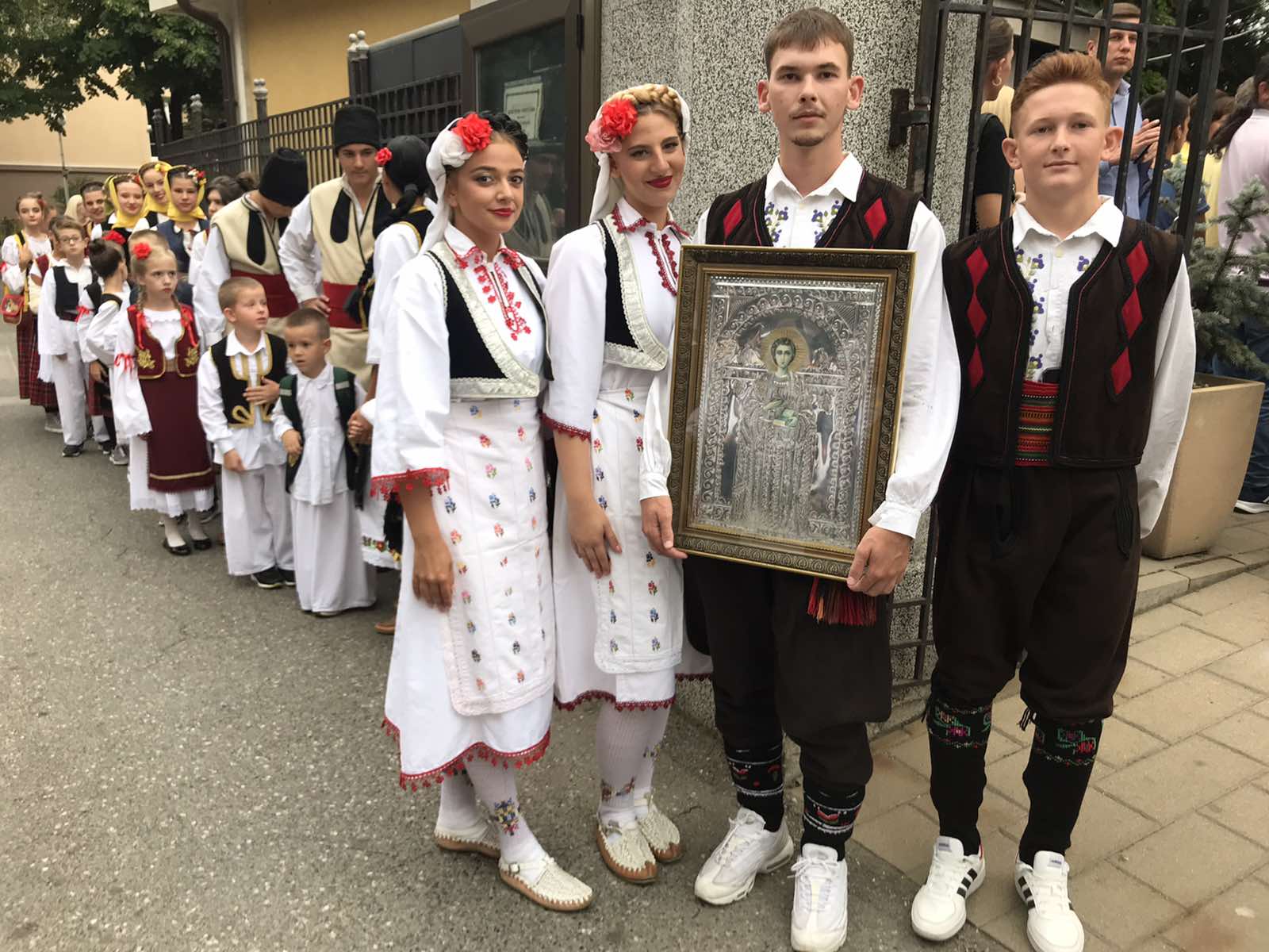 Bijeljinci obilježili krsnu slavu - Svetog Pantelejmona (FOTO)