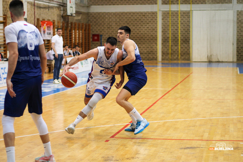 Košarkaši Radnika savladali ekipu Drine (FOTO)