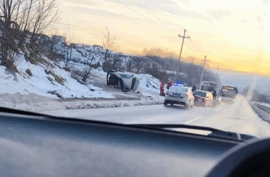 POGINUO MUŠKARAC Nevjerovatan sudar 4 vozila, žena teško povrijeđena