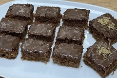 Recept za posni kolač sa orasima: Sočan, jeftin i neodoljiv