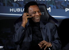 Fudbalska legenda Pele ostaje u bolnici