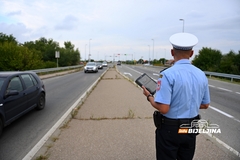 Kada je prolazak kroz žuto svjetlo na semaforu kazna, a kada to nije