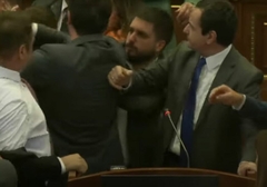 Pale teške optužbe nakon skandala u kosovskoj Skupštini (VIDEO)