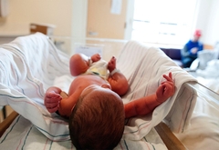 Hristina je prva beba rođena na Božić u Bijeljini: Na svijet stigla 38 minuta nakon ponoći