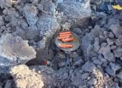 Ruski planinari se popeli na vulkan tokom erupcije pa na lavi ispekli kobasice