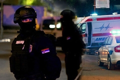 Horor u Beogradu: Pokušao da ubije bivšu djevojku, izbo njenog kolegu