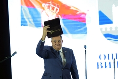 Dodiku uručen Ključ opštine Višegrad "Nećemo izgubiti ni naše sjećanje ni budućnost"