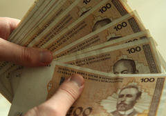 OŠTETILA BLAGAJNU ŠKOLE Direktorka osumnjičena za pronevjeru 1.000 KM