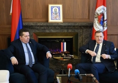 Dodik poručio da ne postoji krivično djelo zbog kojeg pokušavaju da procesuiraju Viškovića, Stevandića i njega