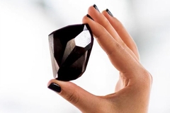 Najveći crni dijamant na svijetu na aukciji kupio kripto prevarant