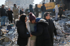 Ćuk: Šest tijela izvučeno iz ruševine hotela, traga se za još pet