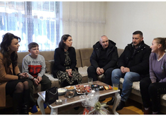Obećana pomoć njihovim porodicama: Posjećeni dječaci koji su ranjeni na Badnji dan na Kosovu (FOTO)