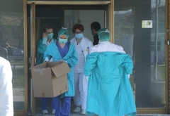 Sindikalci strahuju od odlaska stručnjaka "Od medicinskih sestara u RS će ostati samo stari mantili i šuplje klompe"