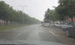 Jaka kiša i grmljavina pogodili Banjaluku (VIDEO)
