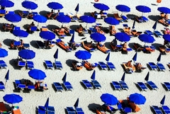 Svađa zbog ležaljke prerasla u masovnu tuču na plaži kod Atine: Preminuo 82-godišnjak