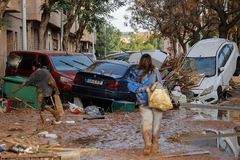 Stravične poplave u Španiji: 95 poginulih, stotine nestalih u Valensiji /VIDEO/