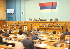 "Od obadanja, preko snaše, do balavca i majmuna" Skupštinski rijaliti se nastavlja, akteri ne planiraju ni da se izvine