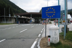 "Slovenija će strogo kažnjavati i one koji odlaze u BiH"