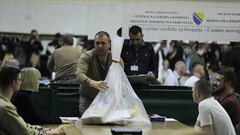 U PDP i SNSD budno prate brojanje glasova za predsjednika Srpske, objavljene prve informacije