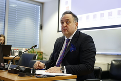 Šokantne tvrdnje Tužilaštva: "Debevec od auto-kuće dobio vozilo, registrovao ga na svastiku"