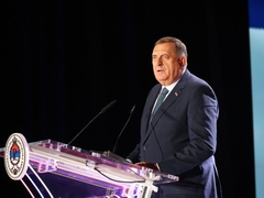 Dodik: Srbi identitet ne grade iz mržnje prema drugima, već iz ljubavi prema svom narodu