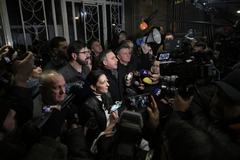 PROTEST KOALICIJE "SRBIJA PROTIV NASILJA": Aleksić i Tepićeva najavili štrajk glađu