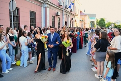 Ljubiša Petrović pratilac dviju maturantkinja: “Bila mi je neizmjerna čast” (FOTO)