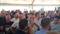 VESELO NA MANJAČI: Dodik zapjevao veliki hit Baje Malog Knindže (VIDEO)