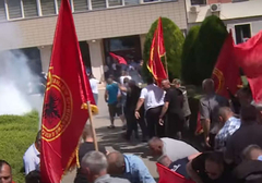 NOVE PROVOKACIJE Albanci se vozili kroz Vrbovac sa zastavama terorističke OVK