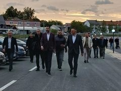 Minić u Šamcu na svečanosti povodom završetka prve faze uređenja obale Save