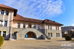 Ugljevik: Počelo "Kulturno ljeto - Četvrtkom u 8" sa horom "Zvjezdice" /FOTO/