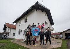 "Srbi za Srbe" pomogli porodici Stojaković iz Janje (FOTO)