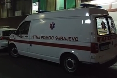 Dijete palo sa četvrtog sprata, hitno prevezeno u bolnicu