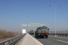 Vozila EUFOR na auto-putu 9. januar i u Doboju (FOTO)