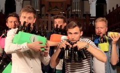 Ovi momci su na pivskim flašama odsvirali svjetski hit! (VIDEO)