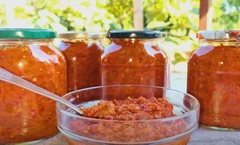 Najbolji recept za pinđur sa patlidžanom: Ovako se pravi ukusna zimnica koja osvaja na prvi zalogaj