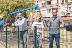 Postavili ogradu na igralištu u MZ Bogdanovića plac, Stanišić poručio: Sigurnost djece najbitnija