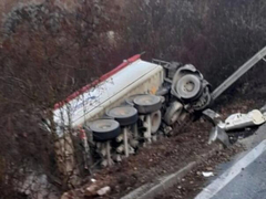 Poginuo vozač kamiona