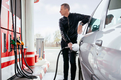 Uštedite na gorivu tokom putovanja ka moru: Pregled cijena benzina i dizela u zemljama kroz koje prolazite